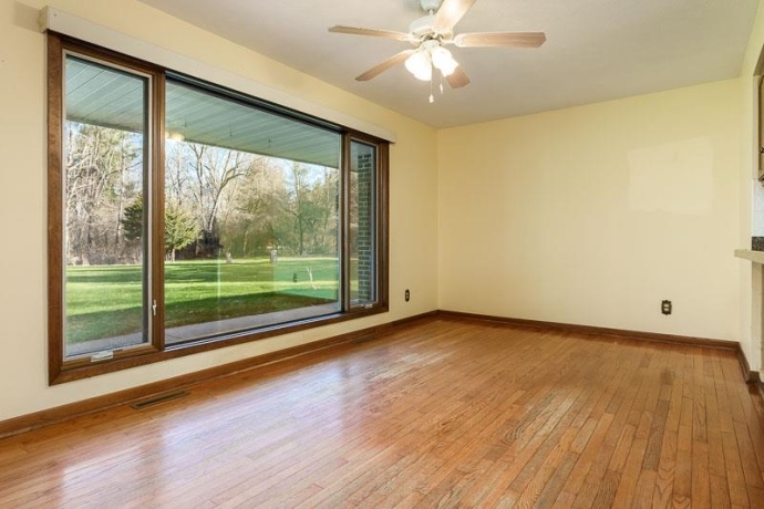 1920 Yale Bridge, SOUTH BELOIT, Illinois 61080, 3 Bedrooms Bedrooms, ,2 BathroomsBathrooms,House,For Sale,Yale Bridge,202601945