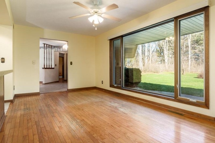 1920 Yale Bridge, SOUTH BELOIT, Illinois 61080, 3 Bedrooms Bedrooms, ,2 BathroomsBathrooms,House,For Sale,Yale Bridge,202601945