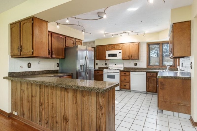 1920 Yale Bridge, SOUTH BELOIT, Illinois 61080, 3 Bedrooms Bedrooms, ,2 BathroomsBathrooms,House,For Sale,Yale Bridge,202601945