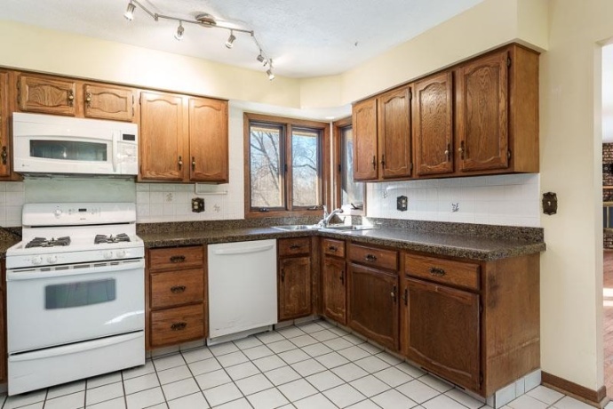 1920 Yale Bridge, SOUTH BELOIT, Illinois 61080, 3 Bedrooms Bedrooms, ,2 BathroomsBathrooms,House,For Sale,Yale Bridge,202601945