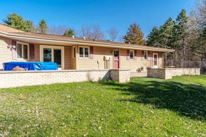 1920 Yale Bridge, SOUTH BELOIT, Illinois 61080, 3 Bedrooms Bedrooms, ,2 BathroomsBathrooms,House,For Sale,Yale Bridge,202601945