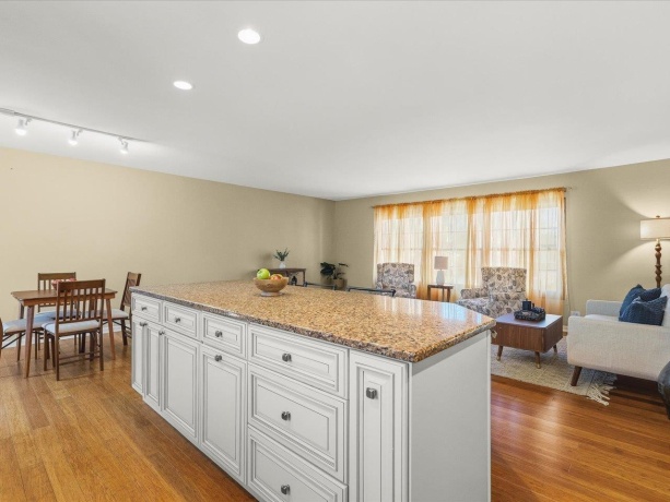 545 Andrew, LAKE ZURICH, Illinois 60047, 5 Bedrooms Bedrooms, ,2 BathroomsBathrooms,House,For Sale,Andrew,202601948