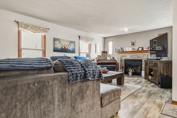 8319 Woodbridge, MACHESNEY PARK, Illinois 61115, 3 Bedrooms Bedrooms, ,2 BathroomsBathrooms,House,For Sale,Woodbridge,202601950