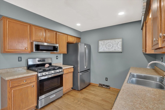 2683 Bluffside, ROCKFORD, Illinois 61109, 5 Bedrooms Bedrooms, ,3 BathroomsBathrooms,House,For Sale,Bluffside,202601952