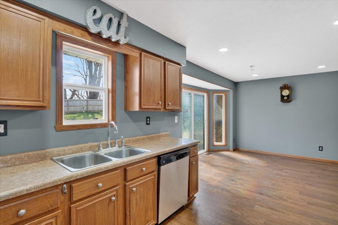 2683 Bluffside, ROCKFORD, Illinois 61109, 5 Bedrooms Bedrooms, ,3 BathroomsBathrooms,House,For Sale,Bluffside,202601952