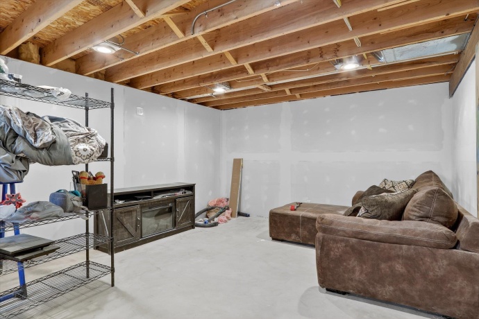 2683 Bluffside, ROCKFORD, Illinois 61109, 5 Bedrooms Bedrooms, ,3 BathroomsBathrooms,House,For Sale,Bluffside,202601952