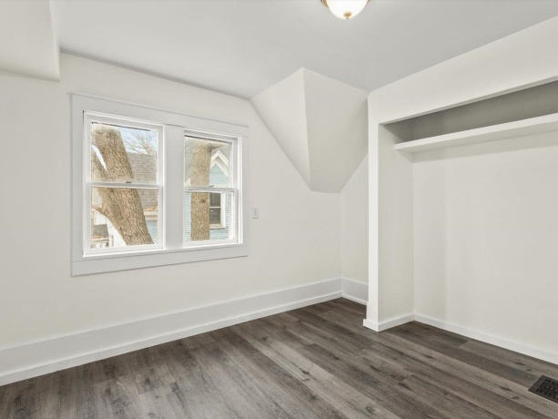 1516 5th, ROCKFORD, Illinois 61104, 5 Bedrooms Bedrooms, ,2 BathroomsBathrooms,House,For Sale,5th,202601960