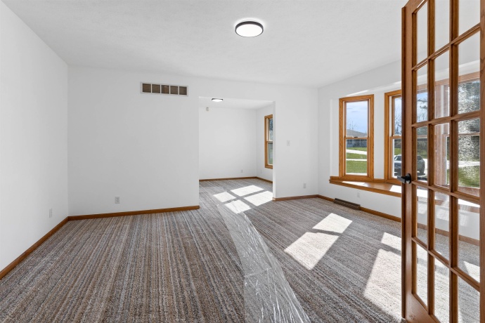 6859 Fitzgerald, ROCKFORD, Illinois 61102, 3 Bedrooms Bedrooms, ,2 BathroomsBathrooms,House,For Sale,Fitzgerald,202601963