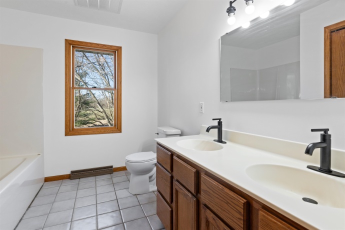 6859 Fitzgerald, ROCKFORD, Illinois 61102, 3 Bedrooms Bedrooms, ,2 BathroomsBathrooms,House,For Sale,Fitzgerald,202601963