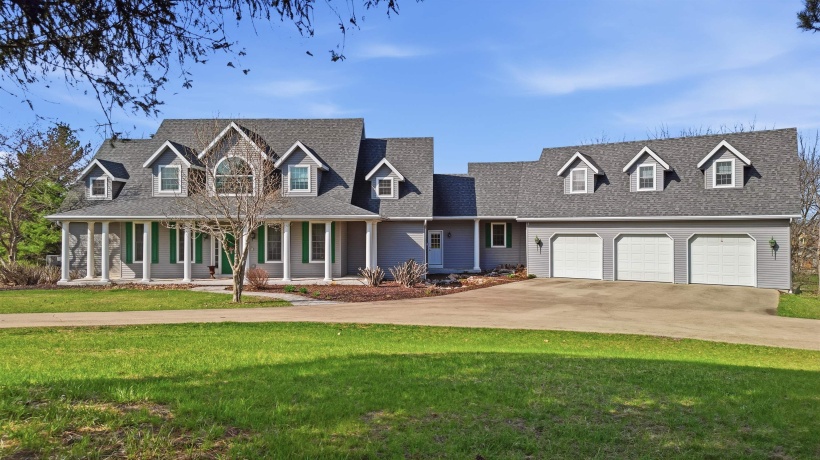 23-48 Barrington, LAKE CARROLL, Illinois 61046, 5 Bedrooms Bedrooms, ,4 BathroomsBathrooms,House,For Sale,Barrington,202601966