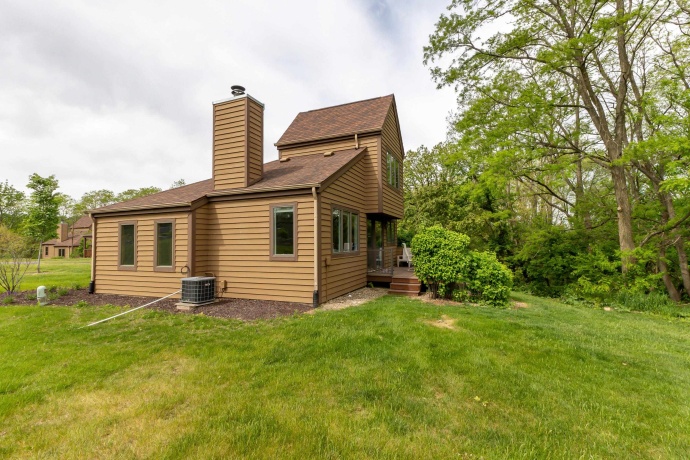 10 Farmstead, GALENA, Illinois 61036, 2 Bedrooms Bedrooms, ,2 BathroomsBathrooms,Condominium,For Sale,Farmstead,202601967