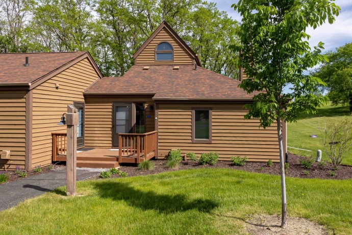 10 Farmstead, GALENA, Illinois 61036, 2 Bedrooms Bedrooms, ,2 BathroomsBathrooms,Condominium,For Sale,Farmstead,202601967