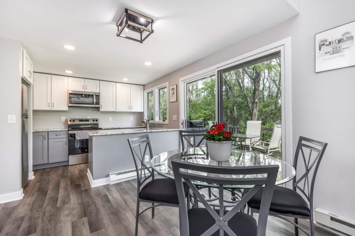 10 Farmstead, GALENA, Illinois 61036, 2 Bedrooms Bedrooms, ,2 BathroomsBathrooms,Condominium,For Sale,Farmstead,202601967