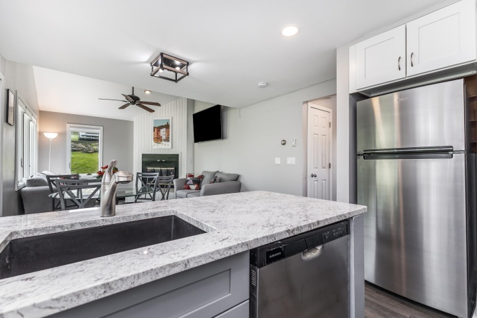 10 Farmstead, GALENA, Illinois 61036, 2 Bedrooms Bedrooms, ,2 BathroomsBathrooms,Condominium,For Sale,Farmstead,202601967