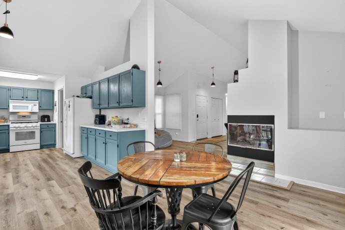 1919 Cloverdale, BELVIDERE, Illinois 61008, 4 Bedrooms Bedrooms, ,2 BathroomsBathrooms,House,For Sale,Cloverdale,202601766