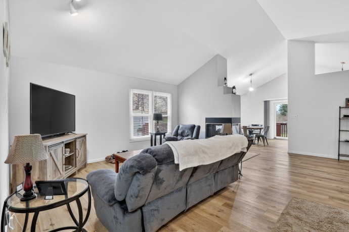 1919 Cloverdale, BELVIDERE, Illinois 61008, 4 Bedrooms Bedrooms, ,2 BathroomsBathrooms,House,For Sale,Cloverdale,202601766