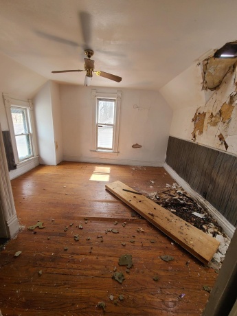 619 woodlawn, ROCKFORD, Illinois 61103, 2 Bedrooms Bedrooms, ,1 BathroomBathrooms,House,For Sale,woodlawn,202601975