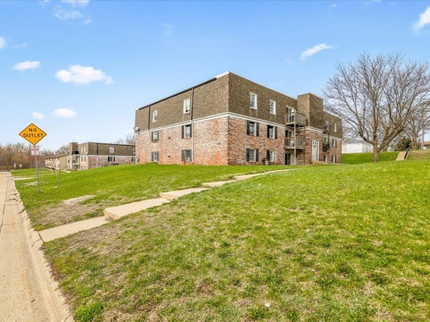 3120 Jacqueline #11, ROCKFORD, Illinois 61109, 3 Bedrooms Bedrooms, ,2 BathroomsBathrooms,Condominium,For Sale,Jacqueline #11,202601981