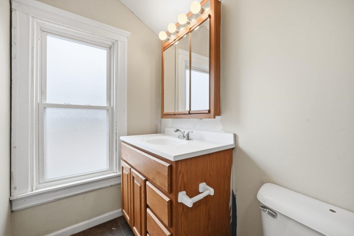 720 Mckinley, FREEPORT, Illinois 61032, 3 Bedrooms Bedrooms, ,1 BathroomBathrooms,House,For Sale,Mckinley,202601027