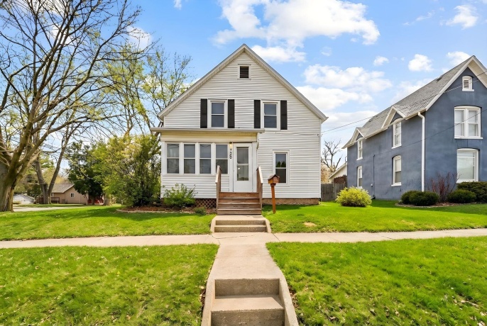 720 Mckinley, FREEPORT, Illinois 61032, 3 Bedrooms Bedrooms, ,1 BathroomBathrooms,House,For Sale,Mckinley,202601027