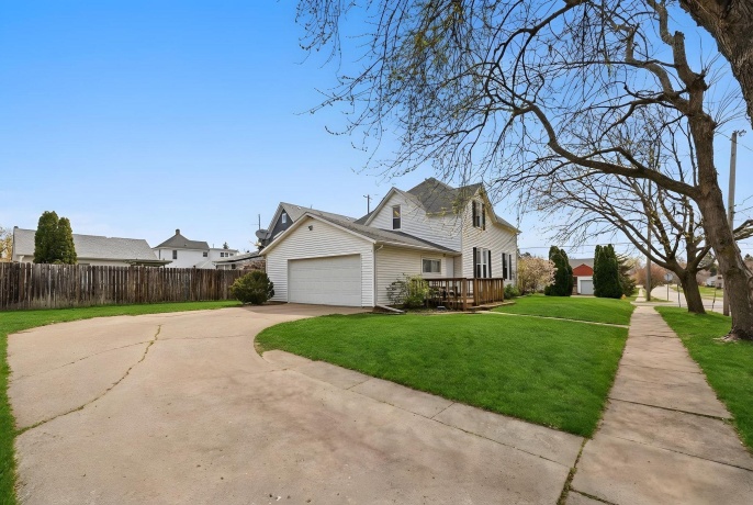 720 Mckinley, FREEPORT, Illinois 61032, 3 Bedrooms Bedrooms, ,1 BathroomBathrooms,House,For Sale,Mckinley,202601027