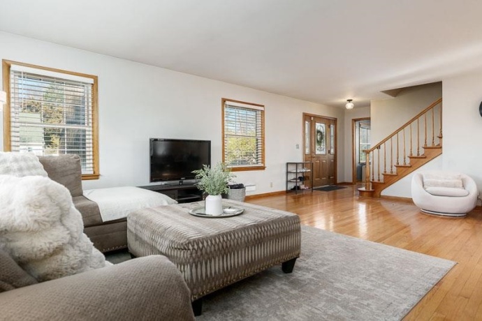 925 Westchester, ROCKFORD, Illinois 61107, 4 Bedrooms Bedrooms, ,1 BathroomBathrooms,House,For Sale,Westchester,202601983