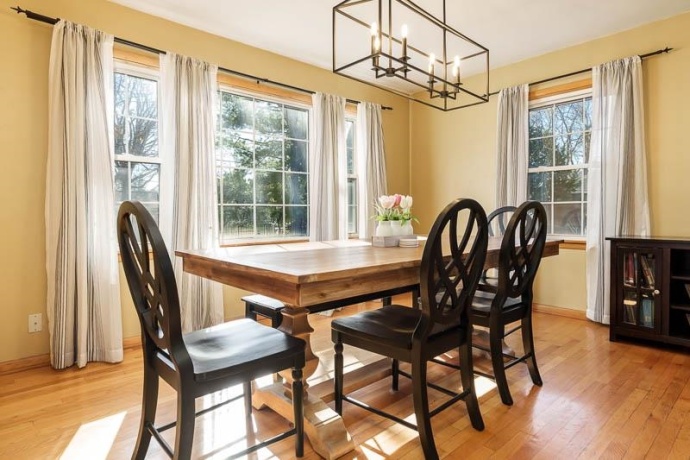 925 Westchester, ROCKFORD, Illinois 61107, 4 Bedrooms Bedrooms, ,1 BathroomBathrooms,House,For Sale,Westchester,202601983