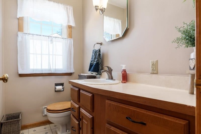 925 Westchester, ROCKFORD, Illinois 61107, 4 Bedrooms Bedrooms, ,1 BathroomBathrooms,House,For Sale,Westchester,202601983