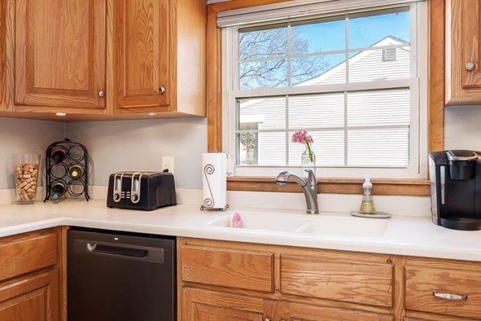 925 Westchester, ROCKFORD, Illinois 61107, 4 Bedrooms Bedrooms, ,1 BathroomBathrooms,House,For Sale,Westchester,202601983