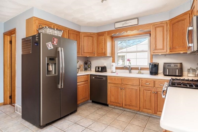 925 Westchester, ROCKFORD, Illinois 61107, 4 Bedrooms Bedrooms, ,1 BathroomBathrooms,House,For Sale,Westchester,202601983