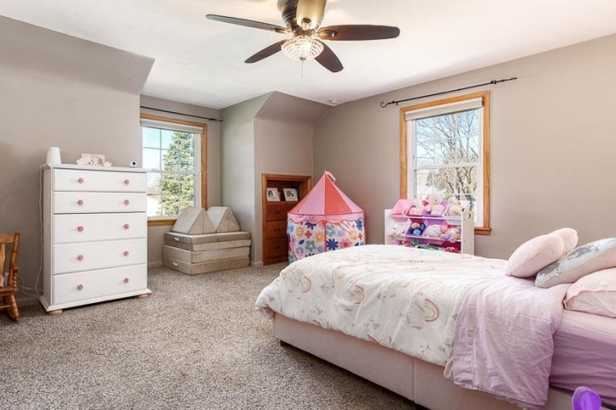 925 Westchester, ROCKFORD, Illinois 61107, 4 Bedrooms Bedrooms, ,1 BathroomBathrooms,House,For Sale,Westchester,202601983