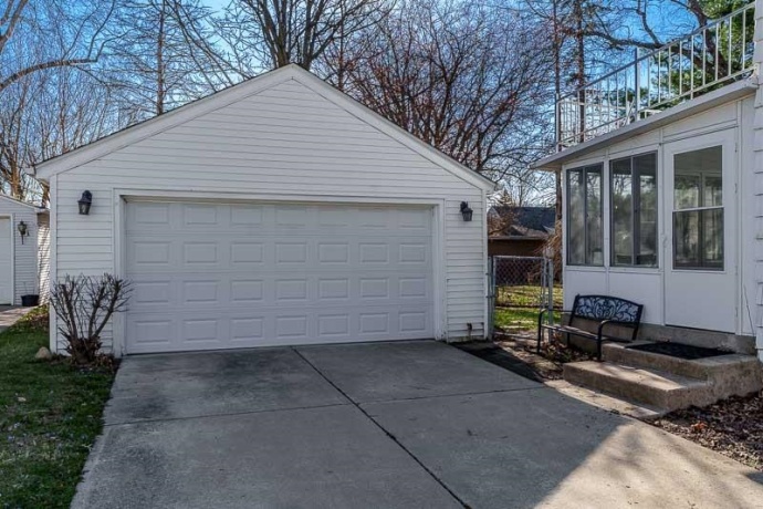 925 Westchester, ROCKFORD, Illinois 61107, 4 Bedrooms Bedrooms, ,1 BathroomBathrooms,House,For Sale,Westchester,202601983