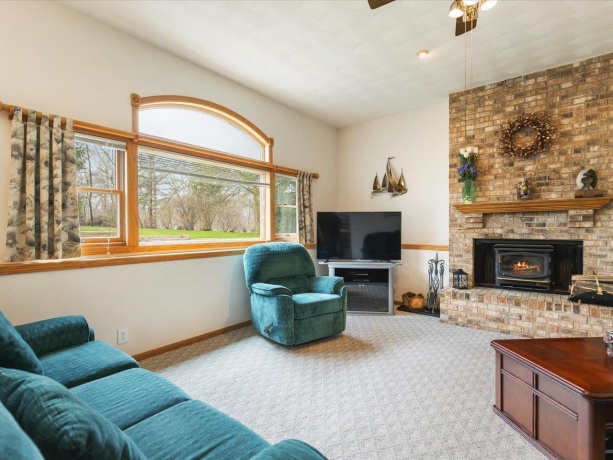 659 Southgate, DAVIS, Illinois 61019, 5 Bedrooms Bedrooms, ,2 BathroomsBathrooms,House,For Sale,Southgate,202601991