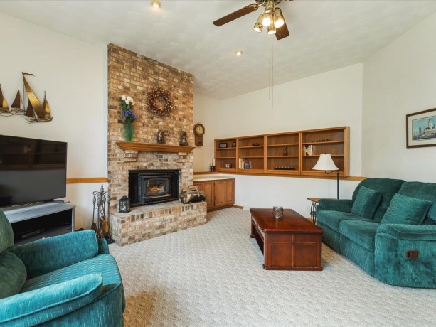 659 Southgate, DAVIS, Illinois 61019, 5 Bedrooms Bedrooms, ,2 BathroomsBathrooms,House,For Sale,Southgate,202601991