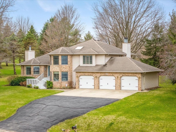 659 Southgate, DAVIS, Illinois 61019, 5 Bedrooms Bedrooms, ,2 BathroomsBathrooms,House,For Sale,Southgate,202601991