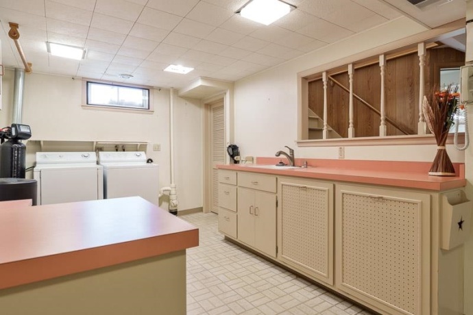 laundry sewing room!