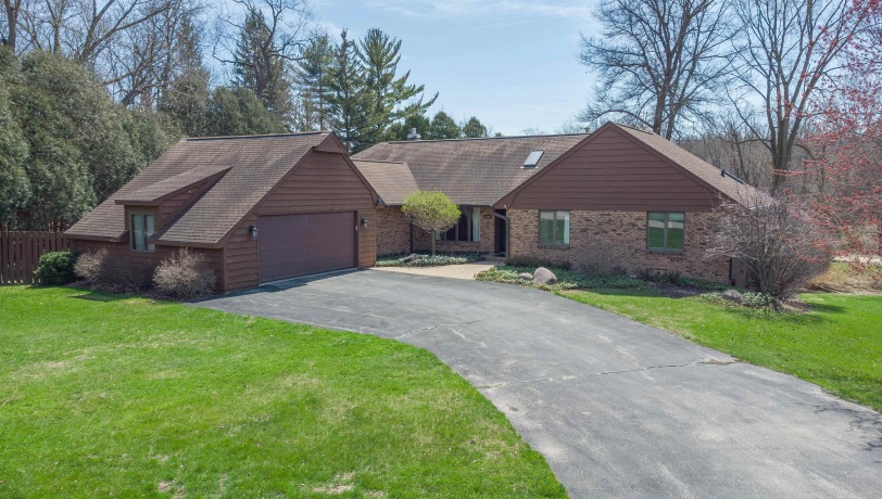 1430 Sylvan, FREEPORT, Illinois 61032, 4 Bedrooms Bedrooms, ,3 BathroomsBathrooms,House,For Sale,Sylvan,202601995