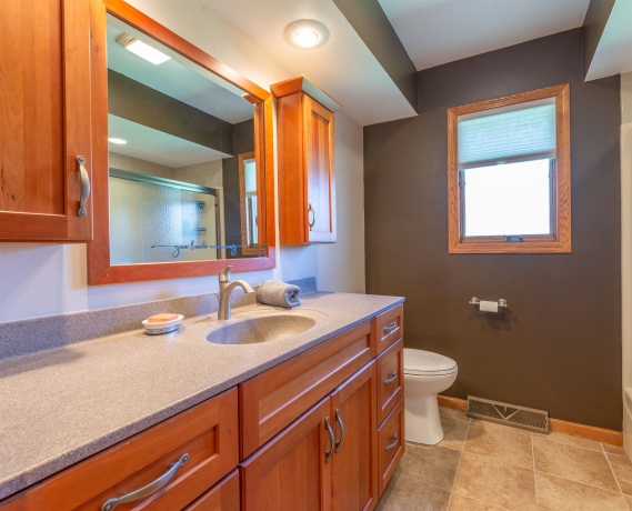 1430 Sylvan, FREEPORT, Illinois 61032, 4 Bedrooms Bedrooms, ,3 BathroomsBathrooms,House,For Sale,Sylvan,202601995