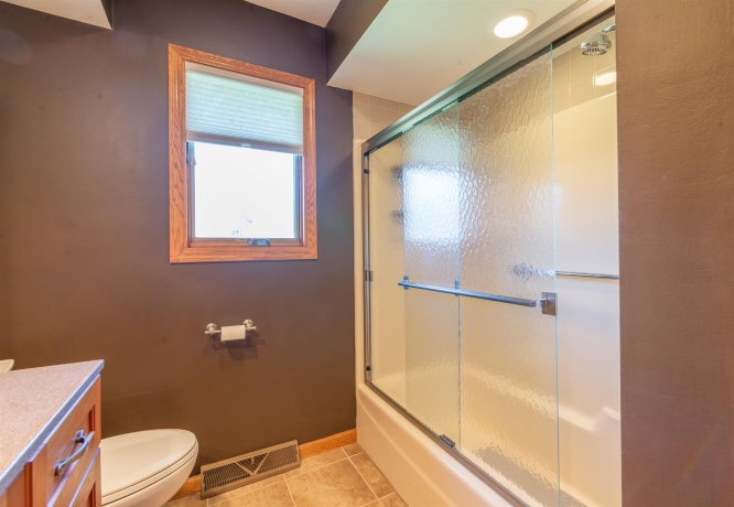 1430 Sylvan, FREEPORT, Illinois 61032, 4 Bedrooms Bedrooms, ,3 BathroomsBathrooms,House,For Sale,Sylvan,202601995