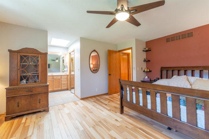 1430 Sylvan, FREEPORT, Illinois 61032, 4 Bedrooms Bedrooms, ,3 BathroomsBathrooms,House,For Sale,Sylvan,202601995