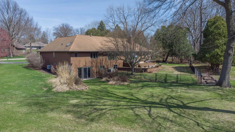 1430 Sylvan, FREEPORT, Illinois 61032, 4 Bedrooms Bedrooms, ,3 BathroomsBathrooms,House,For Sale,Sylvan,202601995