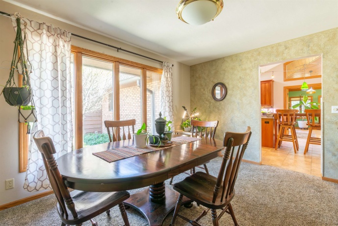 1430 Sylvan, FREEPORT, Illinois 61032, 4 Bedrooms Bedrooms, ,3 BathroomsBathrooms,House,For Sale,Sylvan,202601995