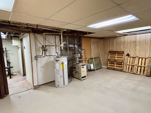 911 KENMORE, ROCKFORD, Illinois 61108, 3 Bedrooms Bedrooms, ,2 BathroomsBathrooms,House,For Sale,KENMORE,202601996