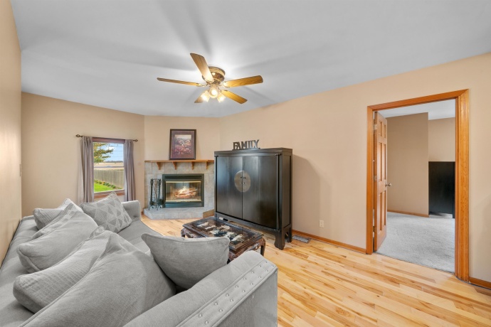 924 Suzy, SANDWICH, Illinois 60548, 4 Bedrooms Bedrooms, ,3 BathroomsBathrooms,House,For Sale,Suzy,202602001