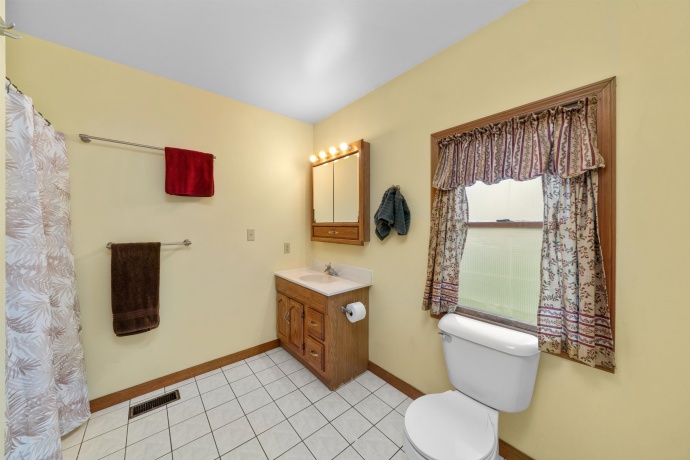 924 Suzy, SANDWICH, Illinois 60548, 4 Bedrooms Bedrooms, ,3 BathroomsBathrooms,House,For Sale,Suzy,202602001