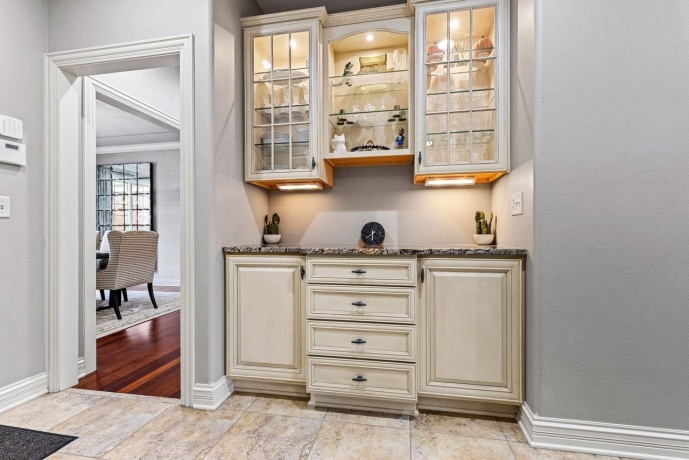 941 TIVOLI, ROCKFORD, Illinois 61107, 5 Bedrooms Bedrooms, ,4 BathroomsBathrooms,House,For Sale,TIVOLI,202602002