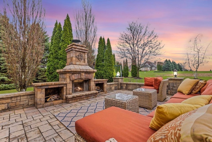 941 TIVOLI, ROCKFORD, Illinois 61107, 5 Bedrooms Bedrooms, ,4 BathroomsBathrooms,House,For Sale,TIVOLI,202602002