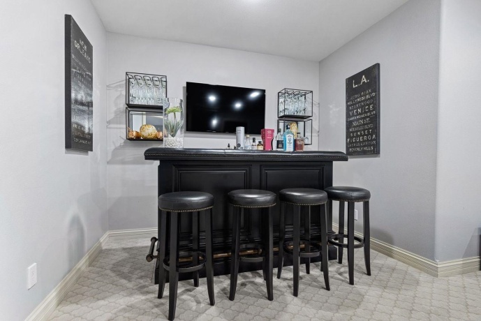 941 TIVOLI, ROCKFORD, Illinois 61107, 5 Bedrooms Bedrooms, ,4 BathroomsBathrooms,House,For Sale,TIVOLI,202602002