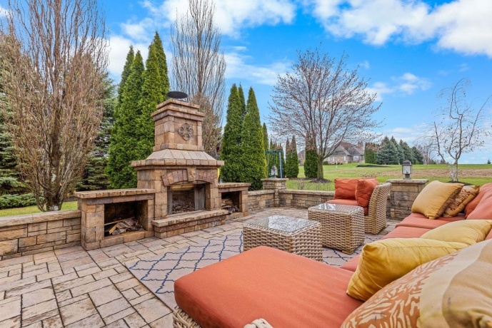 941 TIVOLI, ROCKFORD, Illinois 61107, 5 Bedrooms Bedrooms, ,4 BathroomsBathrooms,House,For Sale,TIVOLI,202602002