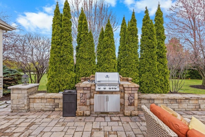 941 TIVOLI, ROCKFORD, Illinois 61107, 5 Bedrooms Bedrooms, ,4 BathroomsBathrooms,House,For Sale,TIVOLI,202602002